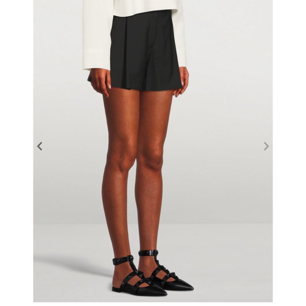 Valentino Garavani Roman Stud Leather Ankle-Strap Ballet Flats Black.